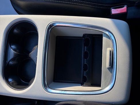 Used 2017 Dodge Grand Caravan SXT image 33