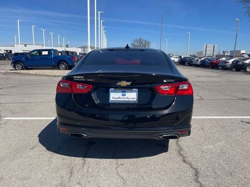 Used 2018 Chevrolet Malibu Premier w/ Premier Sun and Wheel Package image 4