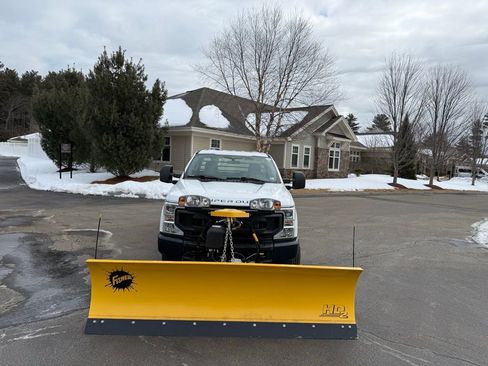 Used 2022 Ford F350 XL w/ Snow Plow Prep Package image 2