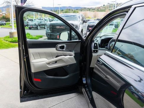 Certified 2023 Kia Sorento SX Prestige AWD/4WD image 17