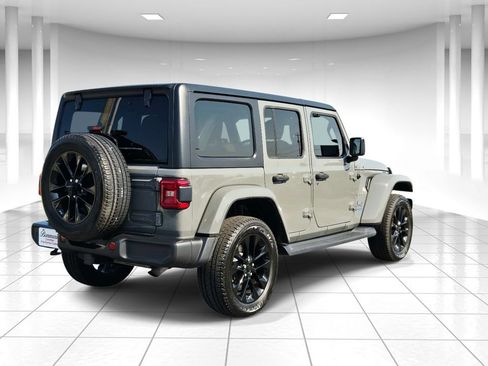 Certified 2021 Jeep Wrangler Unlimited Sahara w/ Dual Top Group AWD/4WD image 3