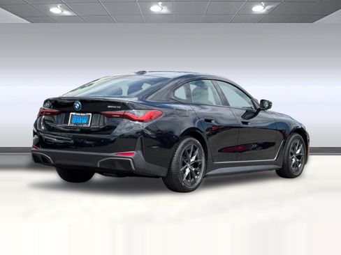 Used 2023 BMW i4 eDrive35 RWD image 9