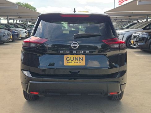 Certified 2025 Nissan Rogue SV FWD image 4
