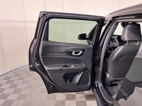 Used 2026 Jeep Compass Limited image 36