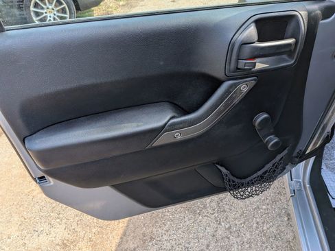 Used 2016 Jeep Wrangler Sport w/ Connectivity Group image 20