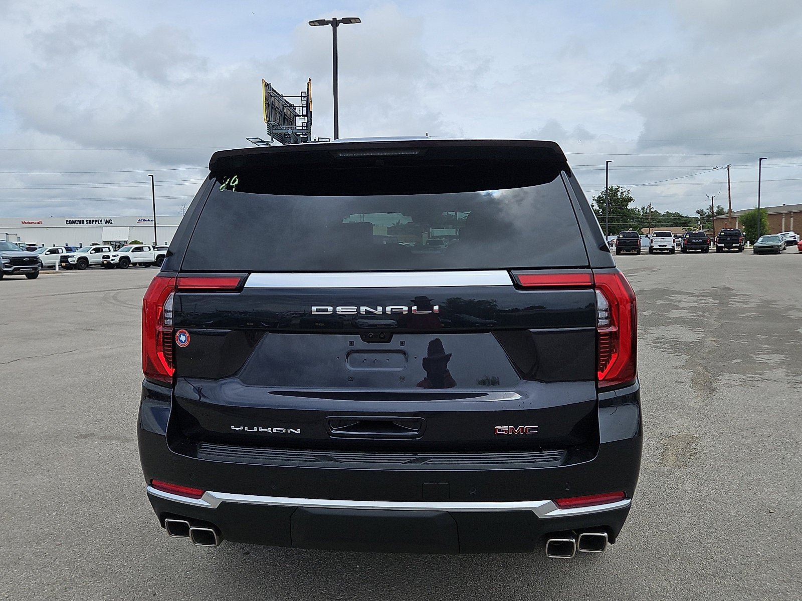 New 2026 GMC Yukon Denali w/ Advanced Technology Package AWD/4WD image 4