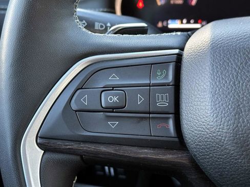 Used 2023 Jeep Grand Cherokee L Limited w/ Luxury Tech Group II image 23