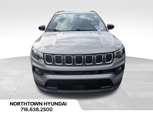 Used 2024 Jeep Compass Latitude image 7