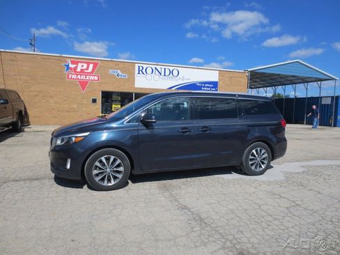 Used 2016 Kia Sedona SX image 1