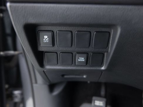 Used 2018 Nissan Pathfinder S AWD/4WD image 37