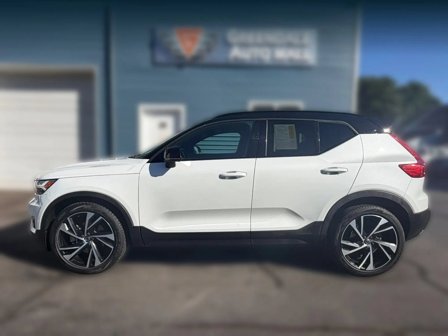 Used 2019 Volvo XC40 T5 R-Design AWD/4WD image 4