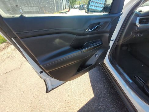 Used 2023 GMC Acadia SLT image 10