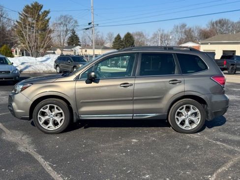 Used 2017 Subaru Forester 2.5i Touring image 4