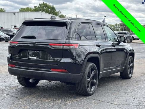 Used 2023 Jeep Grand Cherokee Altitude AWD/4WD image 35
