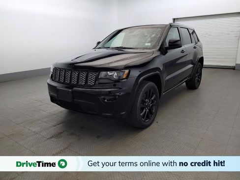 Used 2022 Jeep Grand Cherokee Laredo X AWD/4WD image 1