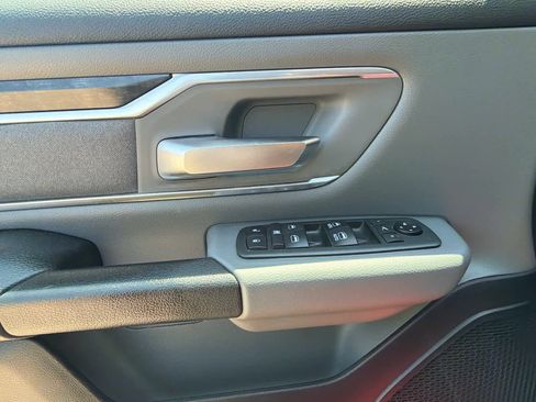 Used 2019 RAM 1500 Big Horn AWD/4WD image 18