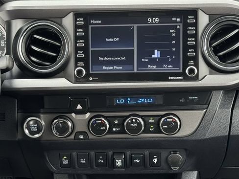 Used 2023 Toyota Tacoma TRD Off-Road w/ Technology Package AWD/4WD image 17