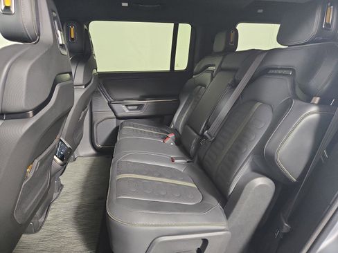 Used 2025 Rivian R1S Adventure image 21