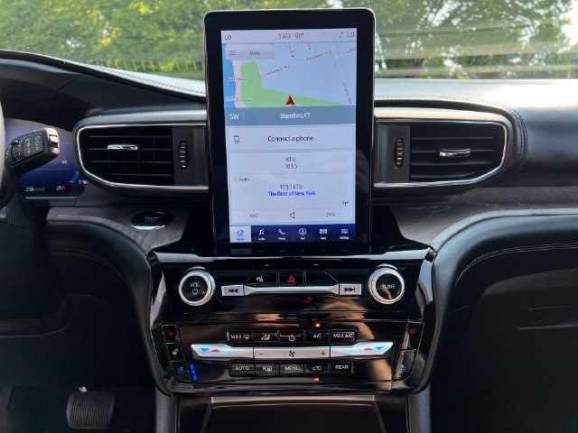 Certified 2023 Ford Explorer Platinum w/ Technology Package AWD/4WD image 22