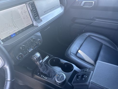 Certified 2025 Ford Bronco Outer Banks AWD/4WD image 34