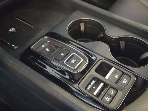 Used 2025 Honda Pilot TrailSport image 20