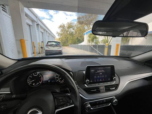 Used 2025 Nissan Altima 2.5 SR image 33