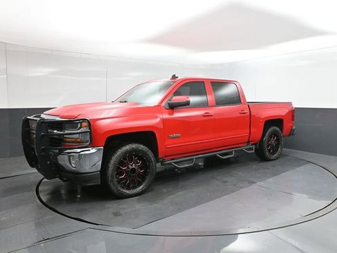 Used 2018 Chevrolet Silverado 1500 LT w/ High Desert Package image 33