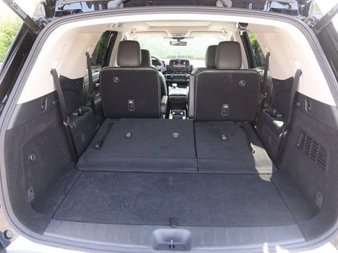 Certified 2025 Nissan Pathfinder SL w/ SL Premium Package AWD/4WD image 7