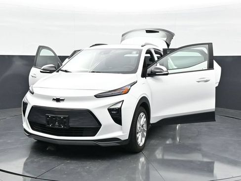 Used 2023 Chevrolet Bolt EUV LT w/ Driver Confidence Package FWD image 42
