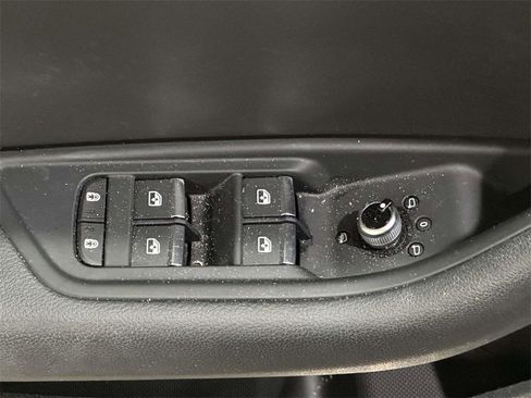 Used 2023 Audi A4 2.0T Premium w/ Convenience Package image 11