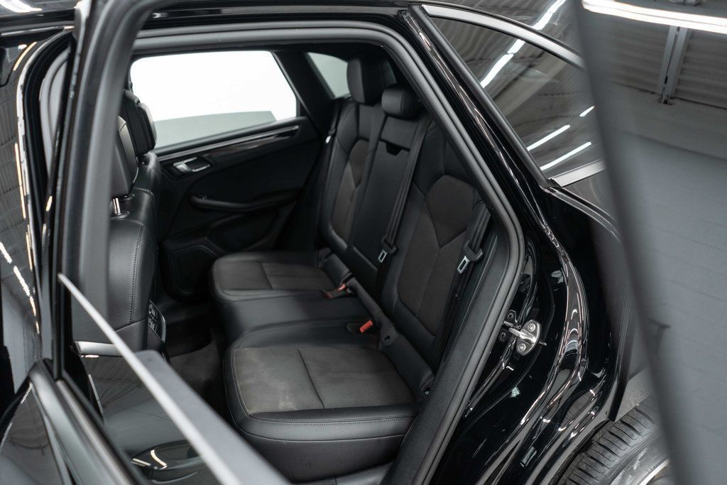 Used 2024 Porsche Macan AWD/4WD image 29