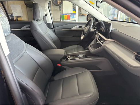 New 2026 Ford Explorer Active w/ Active Comfort Package AWD/4WD image 38