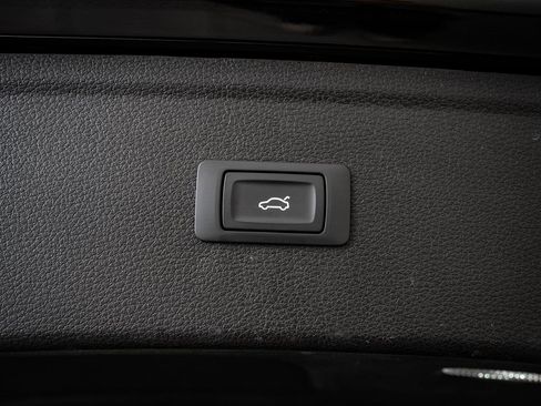 Used 2024 Audi Q5 e Premium image 23