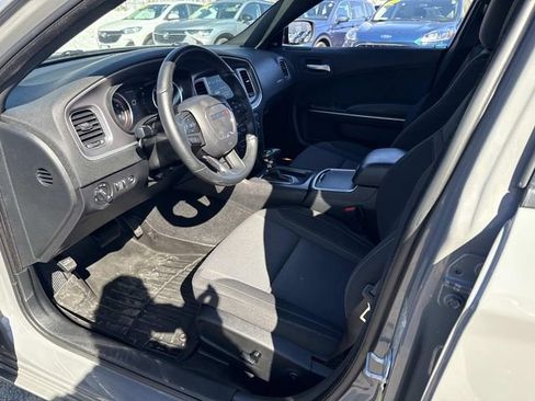 Used 2019 Dodge Charger SXT image 20