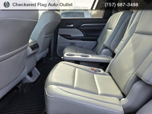 Used 2018 Toyota Highlander Limited image 20