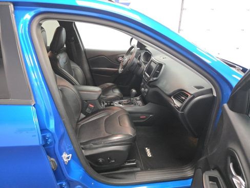 Used 2022 Jeep Cherokee Trailhawk w/ Sun, Sound & Nav Group image 16