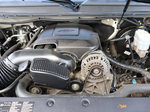 Used 2013 Chevrolet Tahoe LTZ image 40