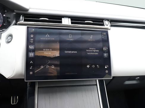 Certified 2026 Land Rover Range Rover Velar Dynamic SE AWD/4WD image 22
