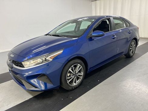 Used 2023 Kia Forte LXS FWD image 5