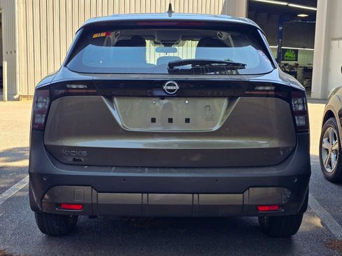 Used 2025 Nissan Kicks S FWD image 3