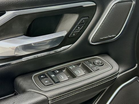 Used 2022 RAM 1500 Laramie AWD/4WD image 15