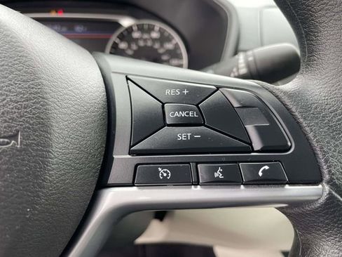 Used 2025 Nissan Altima 2.5 SV FWD image 19