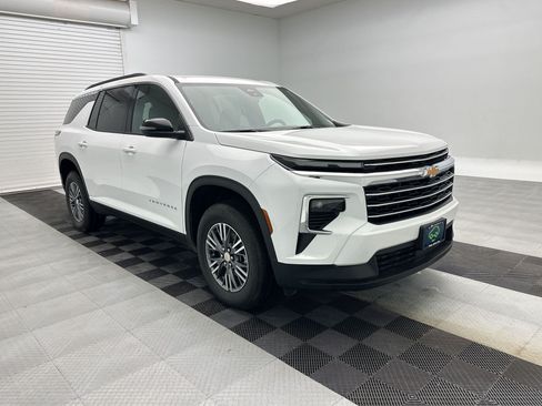 Certified 2026 Chevrolet Traverse LT AWD/4WD image 7