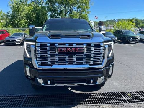 Used 2025 GMC Sierra 3500 Denali w/ Denali Reserve Package AWD/4WD image 2