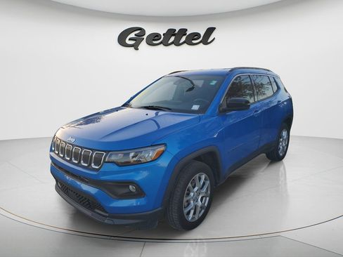 Used 2022 Jeep Compass Latitude image 1