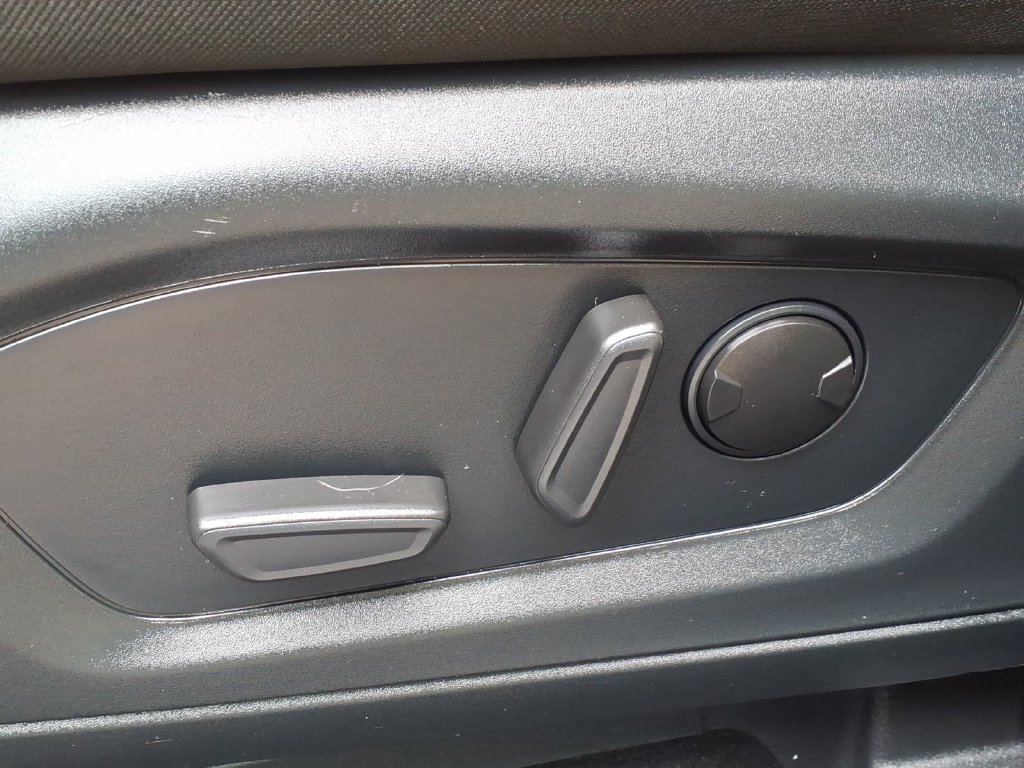 Certified 2023 Ford Explorer XLT AWD/4WD image 18
