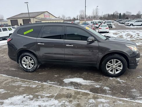 Used 2014 Chevrolet Traverse LT image 4