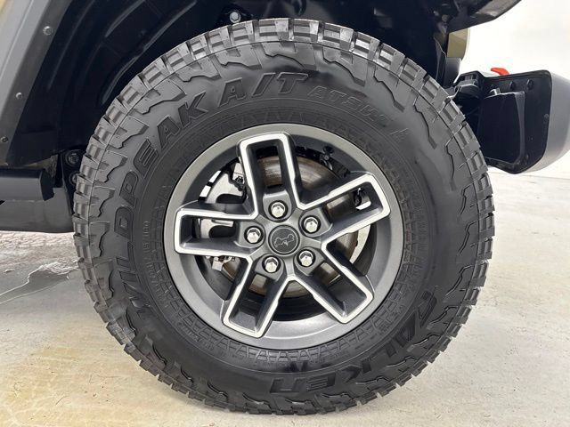 Used 2026 Jeep Gladiator Mojave AWD/4WD image 30
