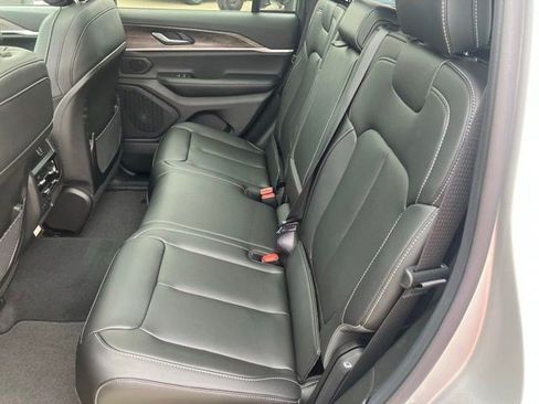 New 2026 Jeep Grand Cherokee Limited w/ Limited Altitude Package AWD/4WD image 25