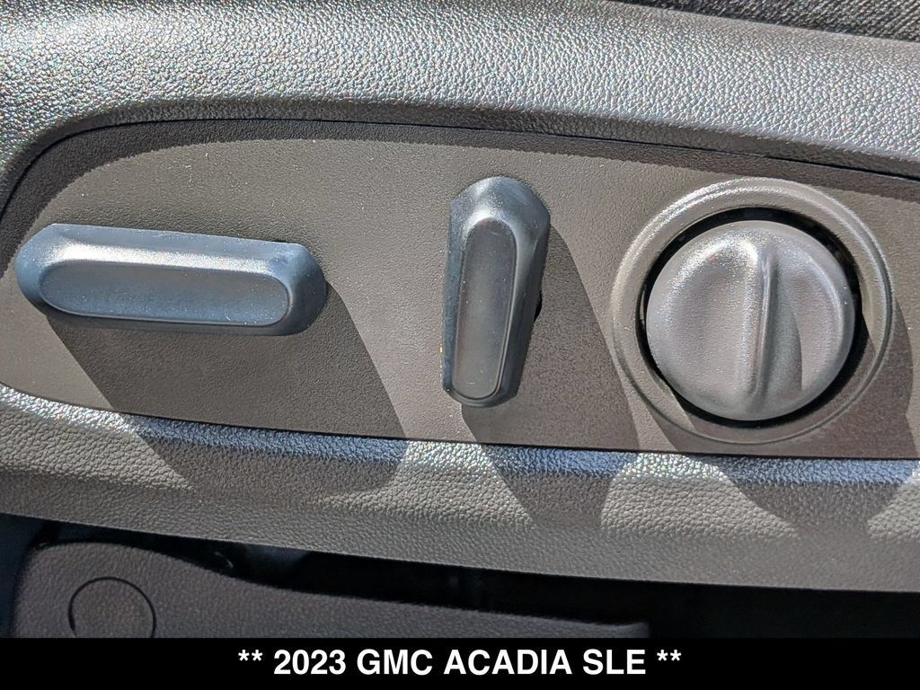 Used 2023 GMC Acadia SLE w/ Driver Convenience Package FWD image 18